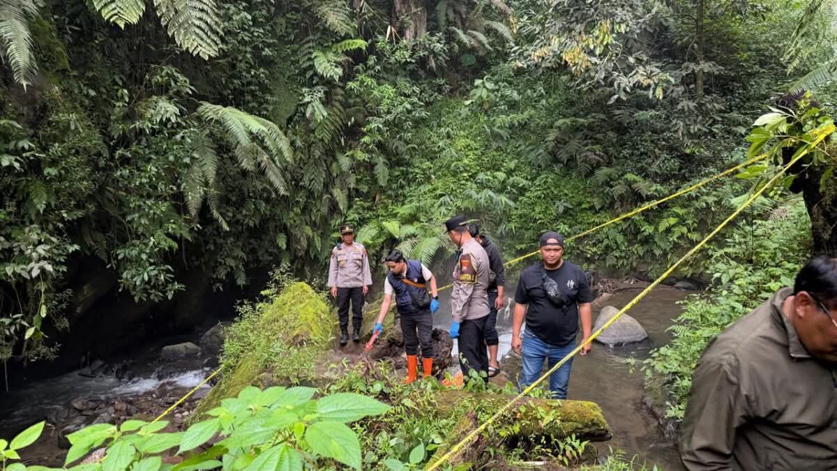 Pria Ditemukan Tewas di Bawah Jembatan Cangar Mojokerto, Diduga Bunuh Diri