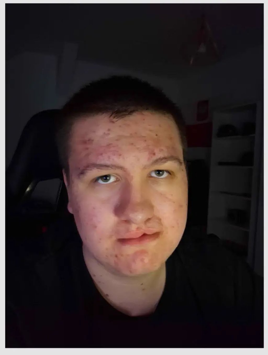 Remaja 17 Tahun Bunuh Ayah Tiri dan Neneknya Sambil Direkam