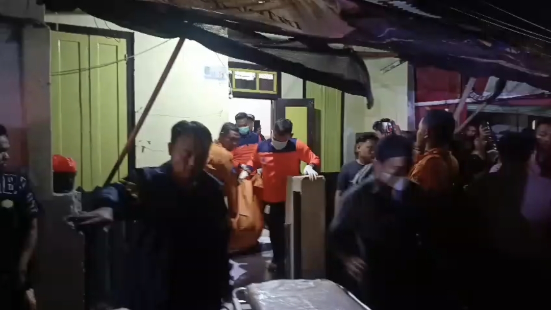 Diduga Depresi, Pemuda di Surabaya Ditemukan Tewas Bersimbah Darah di Dalam Kamar