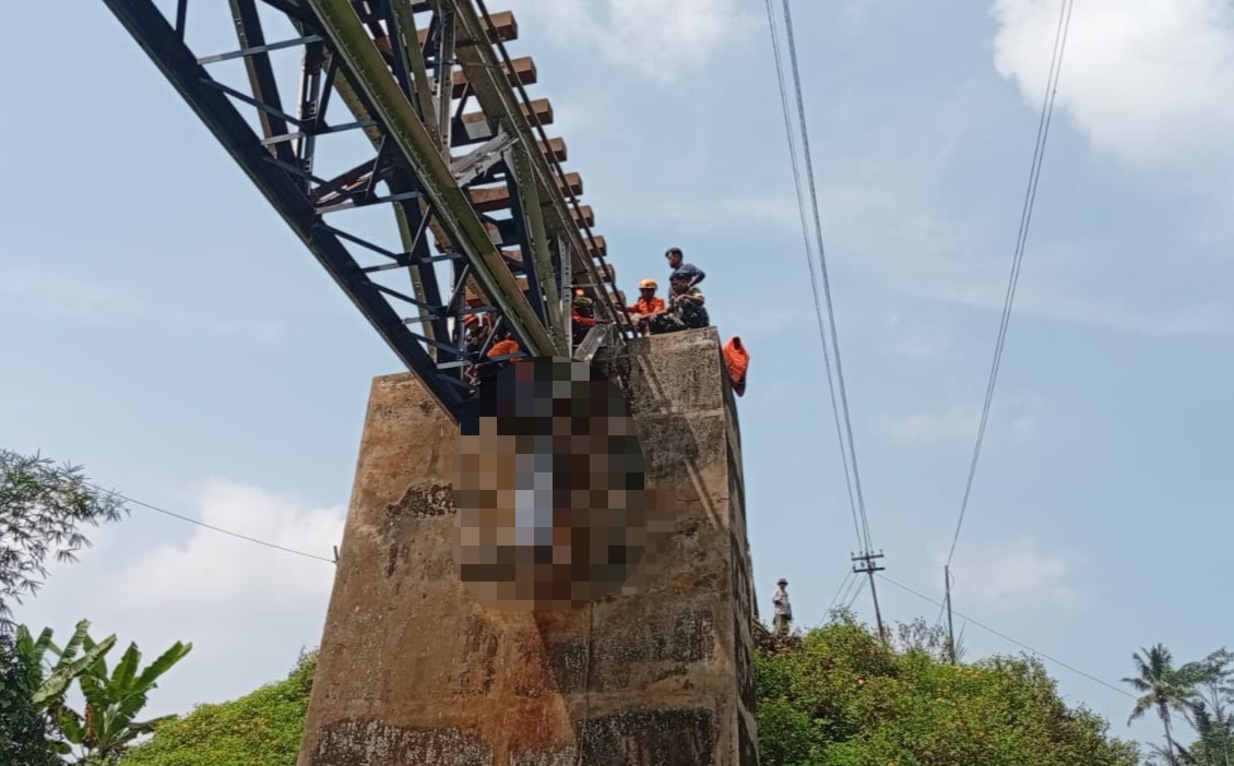 Pria Ditemukan Tewas Gantung Diri di Bawah Jembatan Binuang Tasikmalaya