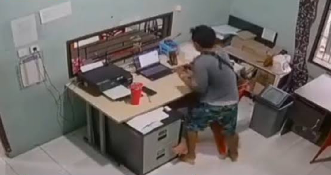 Wanita di Riau Ditusuk Perampok 22 Kali, Sempat Kirim Foto Bersimbah Darah ke Rekan Kerja untuk Minta Tolong
