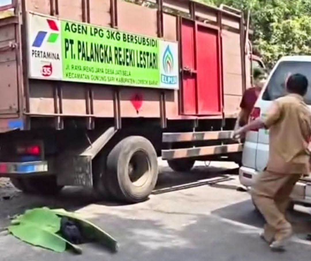 Truk Pengangkut LPG Tabrak Honda Scoopy di Lombok Barat, Ibu dan Anak Perempuan Meninggal Dunia