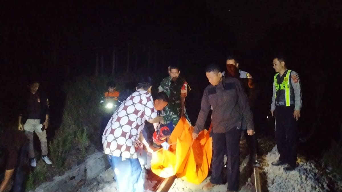 Wanita Lansia Tewas Tertabrak KA Sangkuriang di Banjar