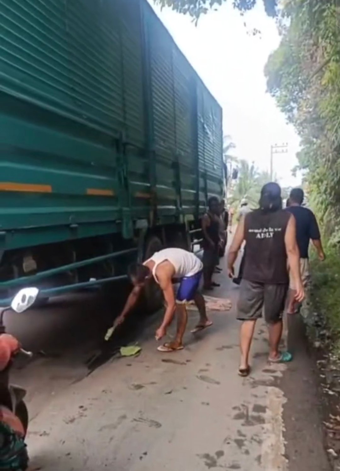 ASN Tewas Terlindas Truk Tronton di Jalan Sibolga–Barus Tapanuli Tengah