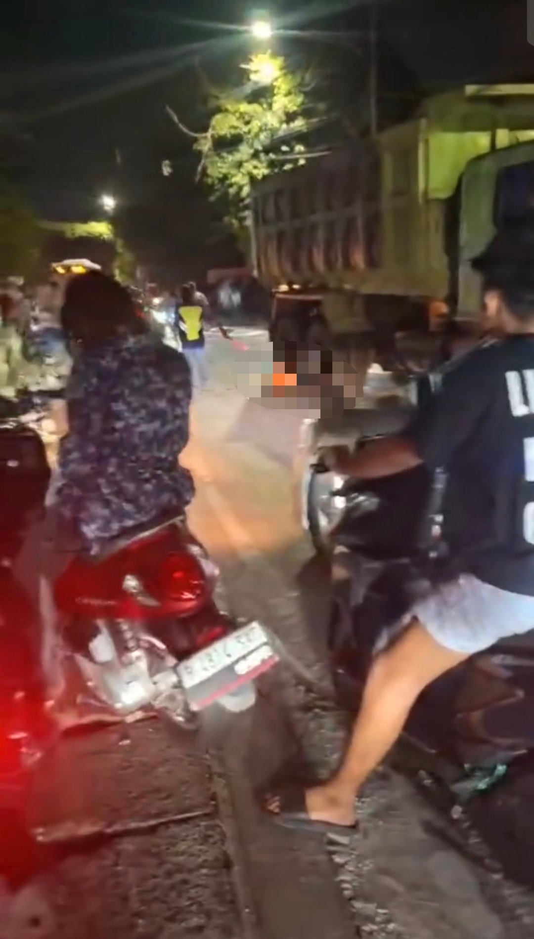 Kecelakaan Maut di Petukangan Selatan, Perempuan Tewas Terlindas Dump Truck