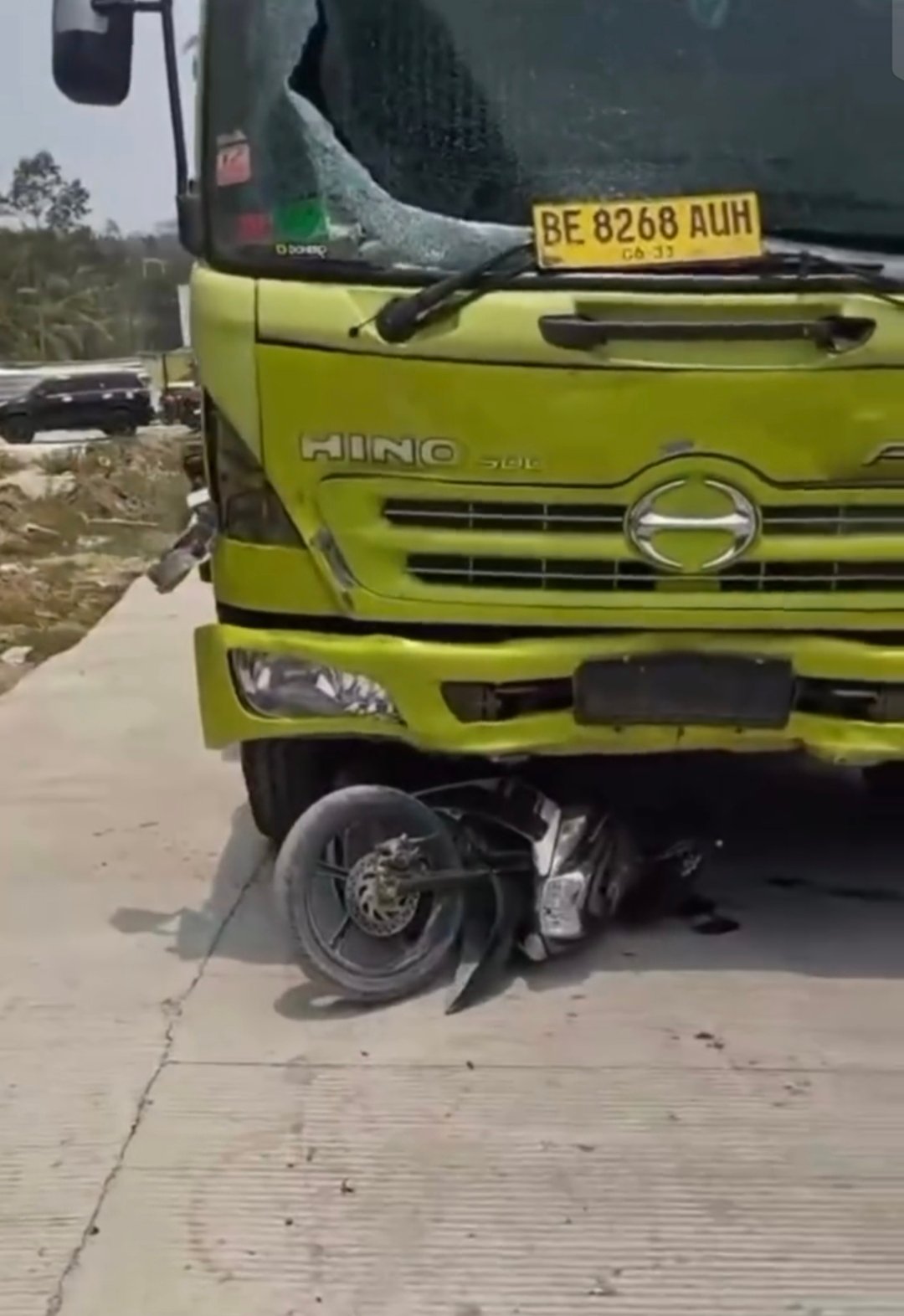Truk Fuso Diduga Rem Blong Tabrak Sejumlah Kendaraan di Pringsewu, 2 Tewas