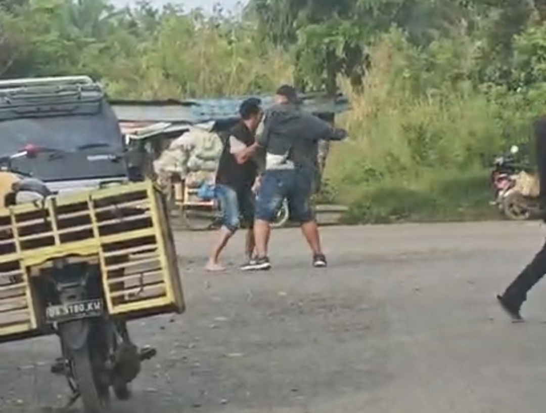 Duel Berdarah di Tapin, Dua Pria Bersimbah Darah