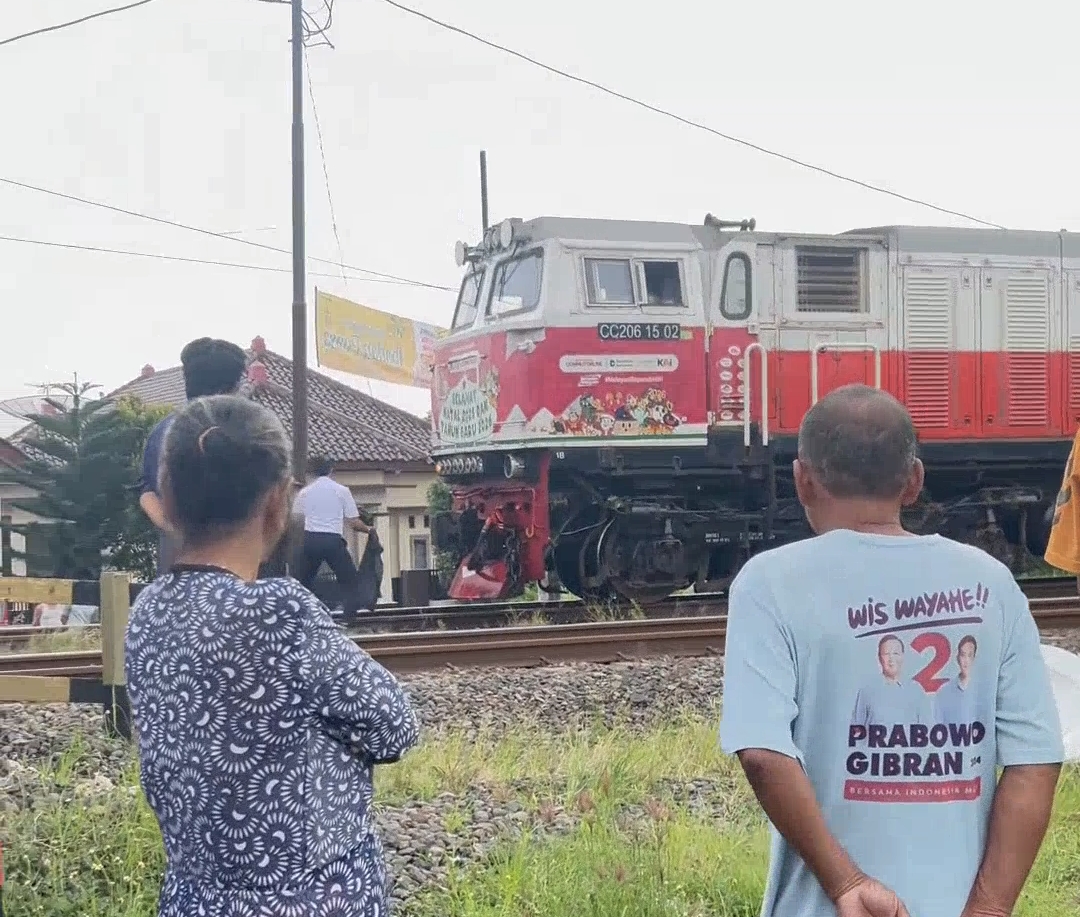 3 Remaja Putri Tewas Tertabrak Kereta di Batang Diduga Sedang Asyik Berfoto di Rel
